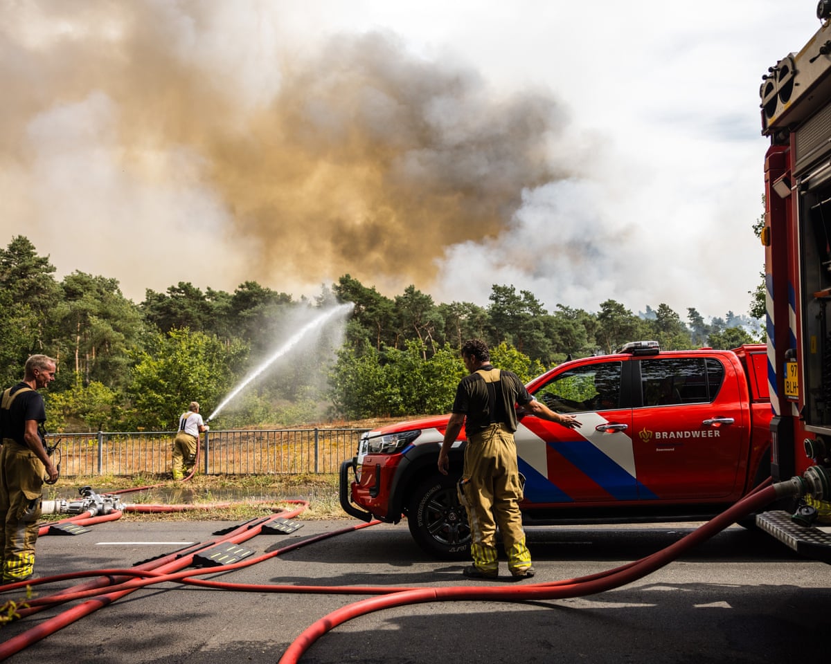 The fire department is battling a very large fire in the De Rosmolen nature reserve in the Netherlands.