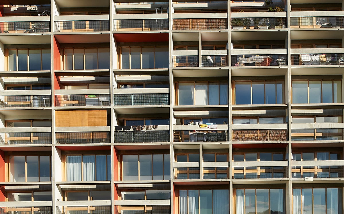The lack of exterior protection from heat and sunlight at Firminy Vert.