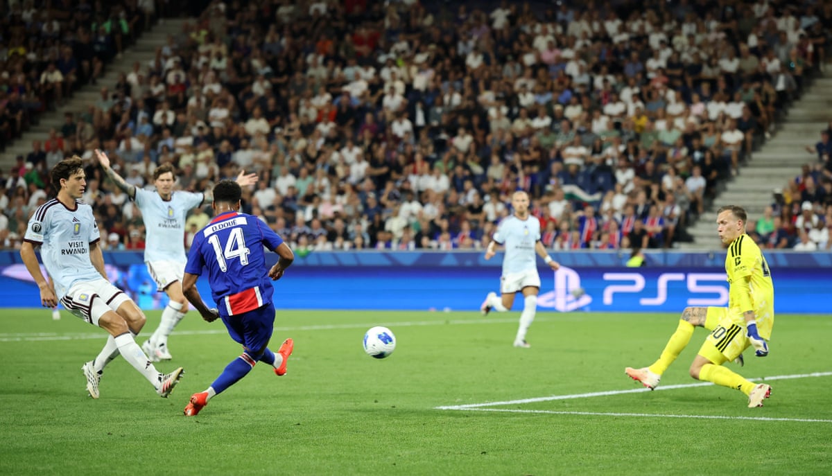 Desire Doue beats the offside trap to put PSG back in front.