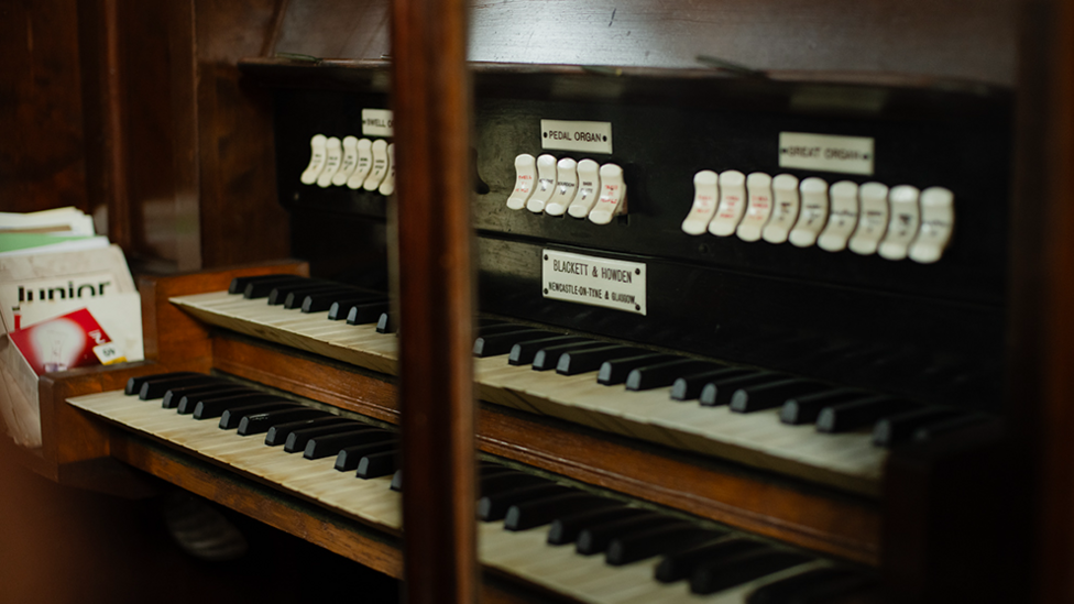 Allweddellau'r organ