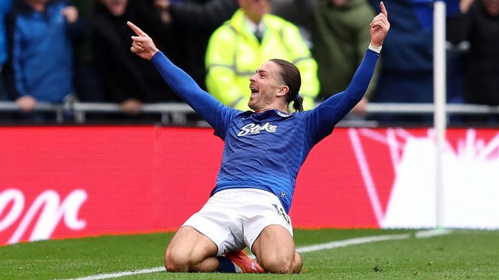 Jack Grealish of Everton celebrates scoring his team's first goal during the Premier League match between Everton and Crystal Palace