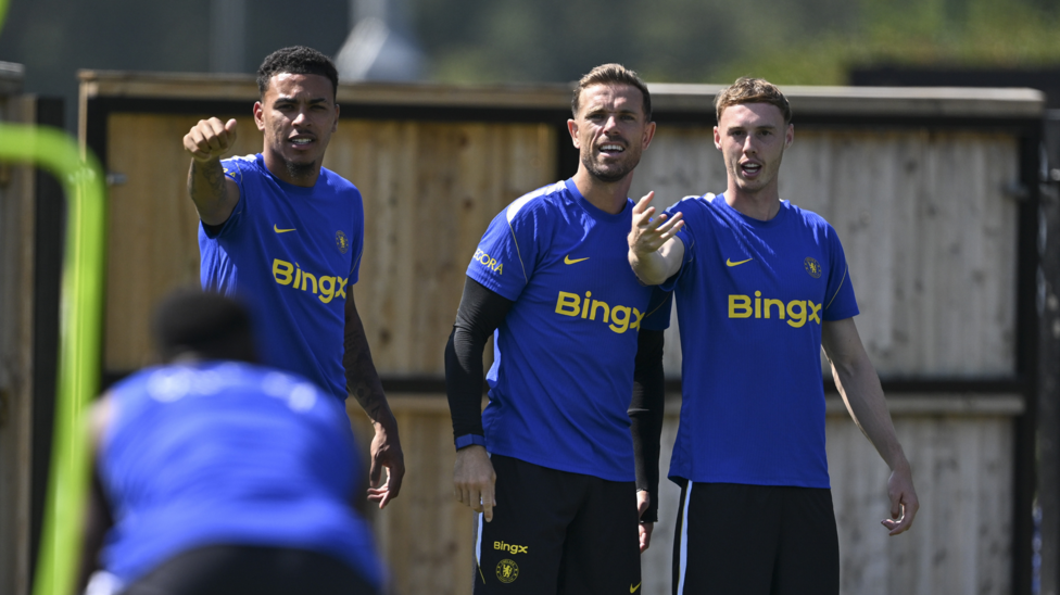 Morgan Rogers, Jordan Henderson and Cole Palmer in Chelsea training