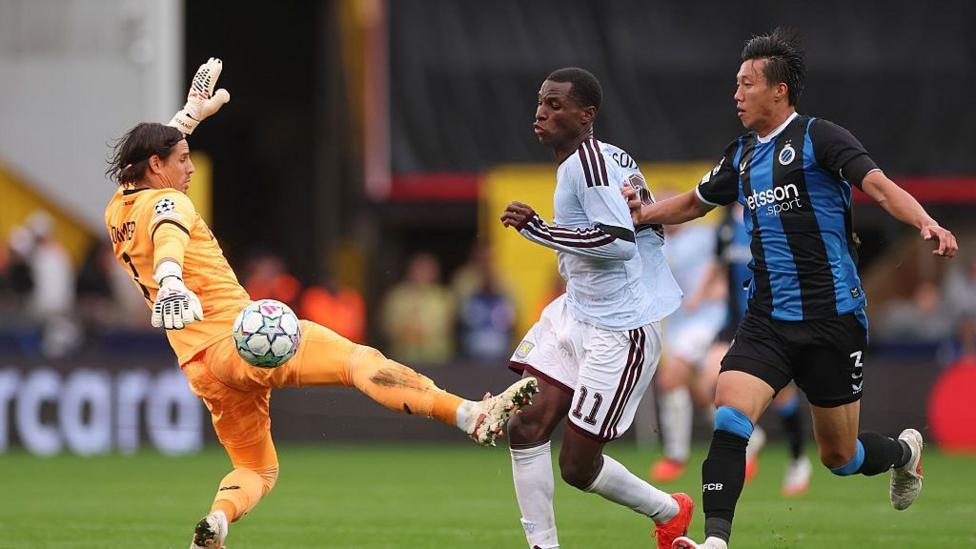 Nicolas Jackson beats Yann Sommer