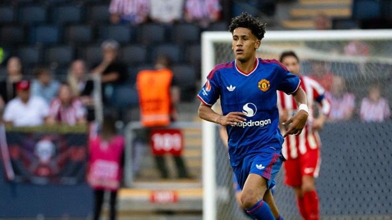 JJ Gabriel playing for Manchester United