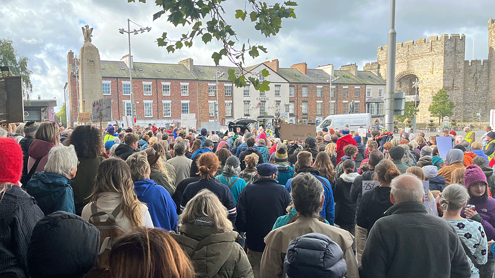 Big crowd of protestors listen to speeches on the Maes in Caernarfon